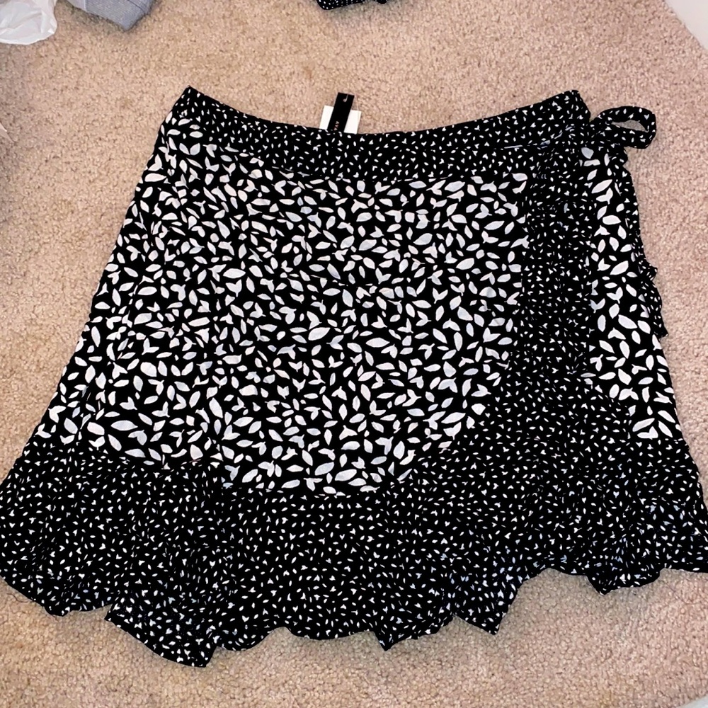 BANANA REPUBLICAN WRAP SKIRT